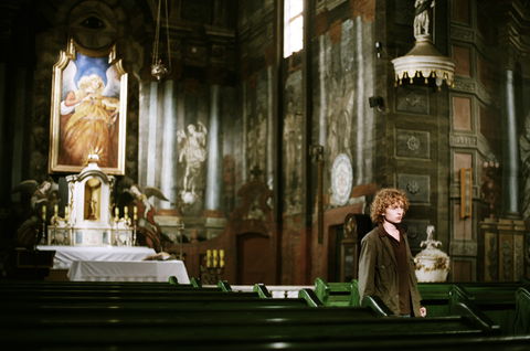 hope_stills_11020001.jpg
