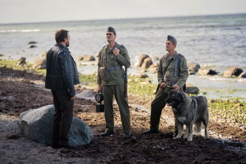 spaziergang-nach-syrakus_stills_04_ostsee_strand-7826.jpg
