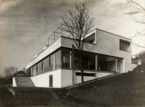 haus-tugendhat_stills_010_de_sandalo_012.jpg