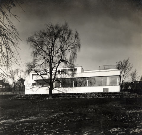 haus-tugendhat_stills_030_de_sandalo_017.jpg